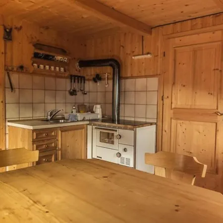 Almhuette Santnerhof - Hochgebirgshuette 1750m - Is A Remote High Mountain Hut فيرجن